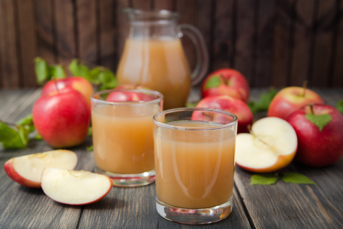 Apfelsaft im Ökotest – Befund von Pestizidrückständen (Mepiquat)