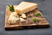 Ökotest: Parmesan – hohe Mineralölgehalte