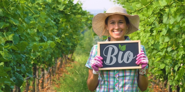 Rückstände an Pestiziden in Bio-Produkten / Regelungen der neuen EU-Bioverordnung (EU) Nr. 2018/848 Rückstände an Pestiziden in Bio-Produkten / Regelungen der neuen EU-Bioverordnung (EU) Nr. 2018/848