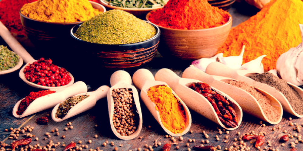 Heiße Ware im Fokus - Chili, Pfeffer und Co. im Blickpunkt Heiße Ware im Fokus - Chili, Pfeffer und Co. im Blickpunkt