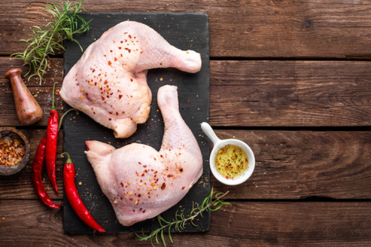 Stiftung Warentest untersucht Hähnchenschenkel: Campylobacter, Salmonellen, Pseudomonaden und antibiotikaresistente Keime gefunden Stiftung Warentest untersucht Hähnchenschenkel: Campylobacter, Salmonellen, Pseudomonaden und antibiotikaresistente Keime gefunden