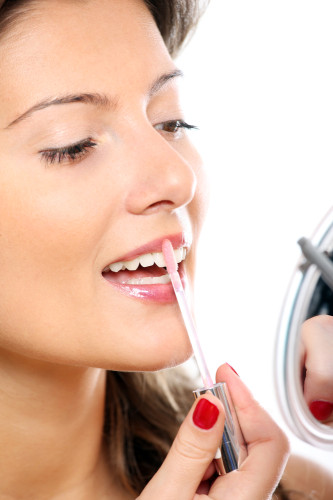 Öko-Test nimmt Lipgloss näher unter die Lupe Öko-Test nimmt Lipgloss näher unter die Lupe