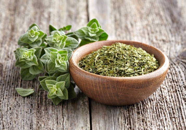 Oregano: Pyrrolizidinalkaloide, Pestizide und Verfälschungen; ein Update des CVUA Stuttgart Oregano: Pyrrolizidinalkaloide, Pestizide und Verfälschungen; ein Update des CVUA Stuttgart