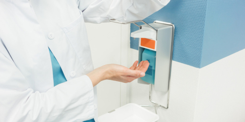 Am 28.05.2020 hat das BfR die Mitteilung Nr. 024/2020 zum Einsatz von Desinfektionsmitteln im Privathaushalt, in der Lebensmitteproduktion und im Lebensmittelhandel in „Corona-Zeiten“ veröffentlicht Am 28.05.2020 hat das BfR die Mitteilung Nr. 024/2020 zum Einsatz von Desinfektionsmitteln im Privathaushalt, in der Lebensmitteproduktion und im Lebensmittelhandel in „Corona-Zeiten“ veröffentlicht